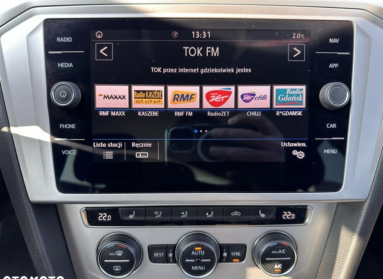 Volkswagen Passat cena 77900 przebieg: 130000, rok produkcji 2019 z Wojkowice małe 301